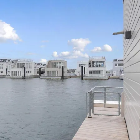 ספינת מלון Haithabu 5*